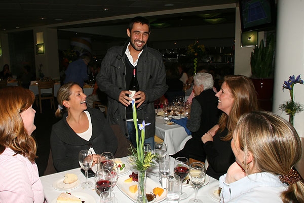 ÎŸ ÎœÎ¬ÏÎºÎ¿Ï‚ Î´Î·Î¼Î¿Ï†Î¹Î»Î®Ï‚ Î¼Îµ Ï„Î¹Ï‚ ÎšÏ…ÏÎ¯ÎµÏ‚