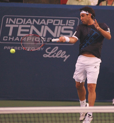 ÎŸ Odesnik Î±Î½Î±Î³ÎºÎ¬Î¶ÎµÎ¹ Ï„Î¿Î½ ÎœÎ¬ÏÎºÎ¿ Î½Î± Î±Ï€Î¿Ï‡Ï‰ÏÎ®ÏƒÎµÎ¹ Î½Ï‰ÏÎ¯Ï‚